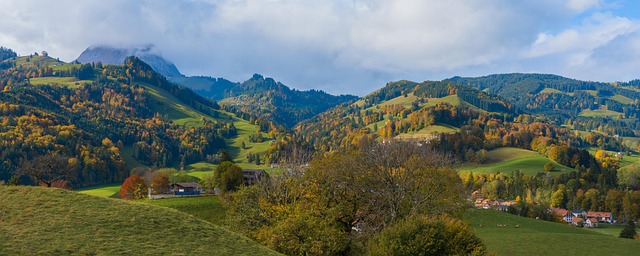 Is Off-Peak Travel Still Worth It in 2025? Here’s What You Should Know 1 autumn landscape 6780092 640